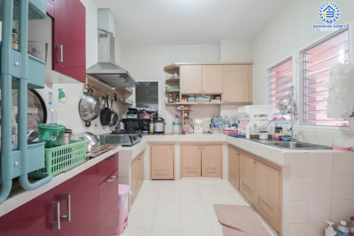 *****บ้านเดี่ยวมือสองนนทบุรี ทำเลโซนเมือง! แบรนด์ แสนสิริ* ม.บุราสิริ สนามบินน้ำ บ้านต่อเติมพร้อมอยู่ บนเนื้อที่ 112 ตร.ว. ฟังก์ชั่น 7 ห้องนอน 7 ห้องน้ำ 4 ที่จอด ภายในกว้างขวางเแบ่งเป็นสัดส่วน แถมฟรี !! เครื่องปรับอากาศ 10 เครื่อง, เครื่องทำน้ำอุ่น 5 เครื่อง บิ้วท์อินท์จัดเต็มทั้งหลัง! บนสุดยอดทำเลทอง ใกล้เซ็นทรัลรัตนาธิเบศร์ และ MRT สายสีม่วง "สถานีแยกนนทบุรี1"